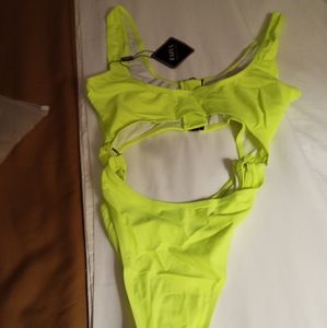 Brand New open stomach bathing suit 🏖️☀️🏵️